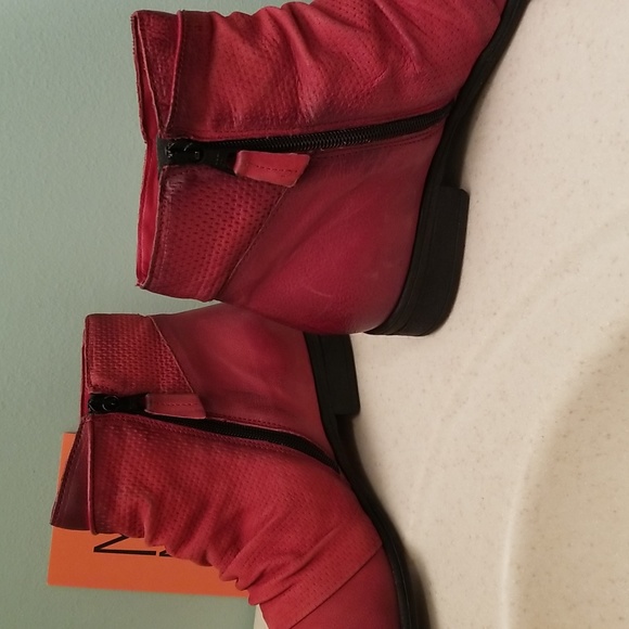 Miz Mooz Sallie Leather Boots. BNWT. Never worn. Perfect condition. - Picture 11 of 12
